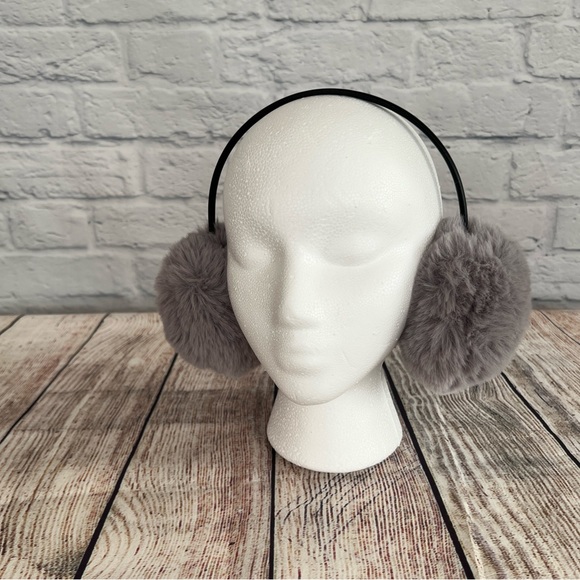 New Women's Faux Fur Earmuffs - Picture 1 of 2